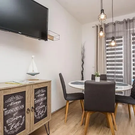 Holiday&suite Klanac Апартаменты *
