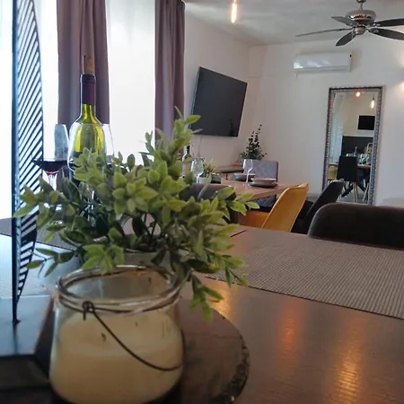 Holiday&suite Klanac Апартаменты