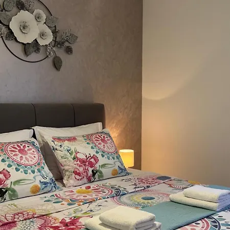 Holiday&suite Klanac Апартаменты *